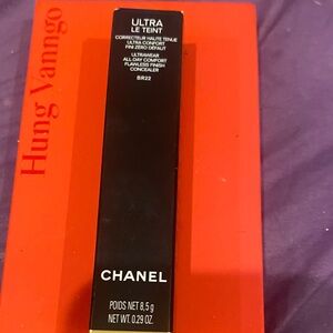 CHANEL Ultra Le Teint Concealer in Black and medium color beige
